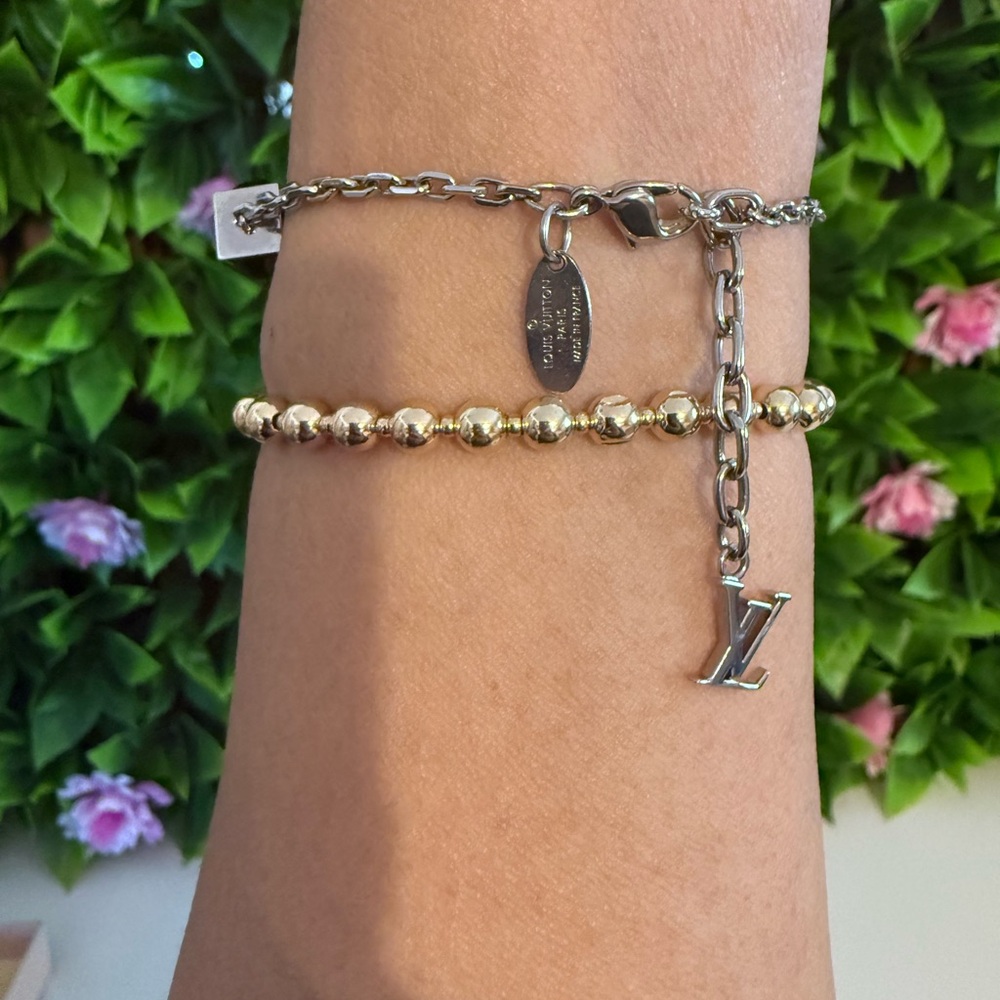 Louis Vuitton Silver With Black&Silver Gamble Charm Bracelet - Picture 8 of 15